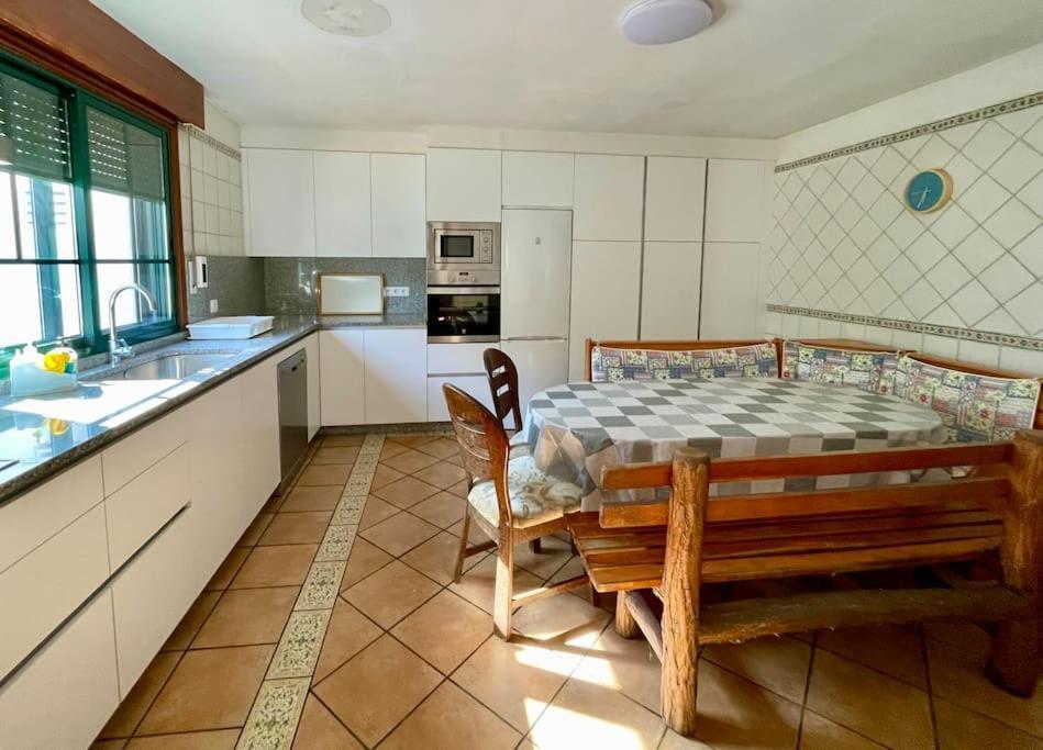 Amplia Casa Familiar Villa ปอนเตเบดรา ภายนอก รูปภาพ