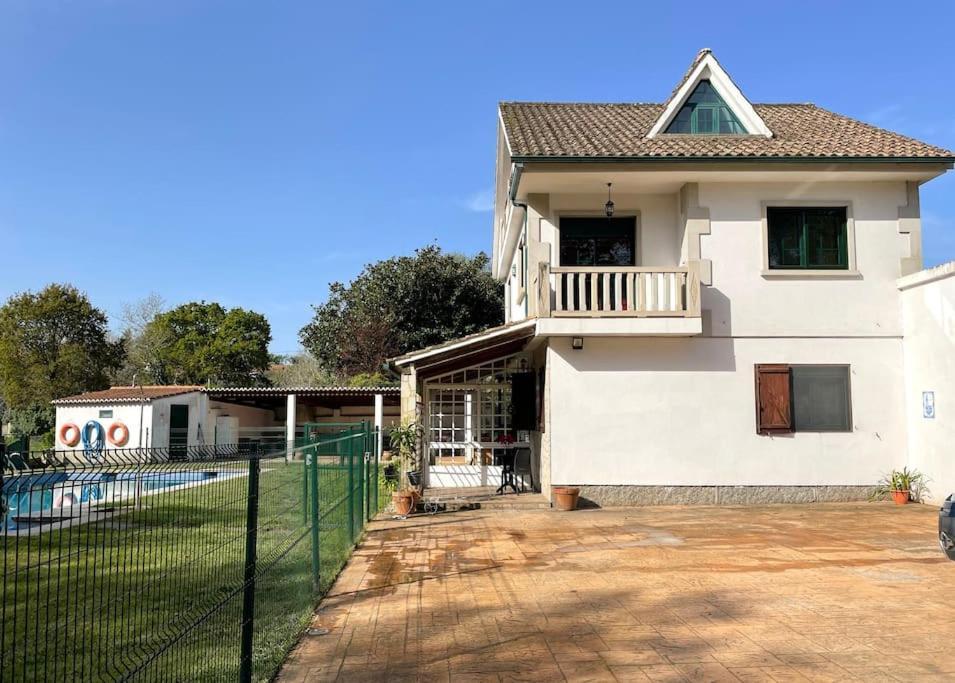 Amplia Casa Familiar Villa ปอนเตเบดรา ภายนอก รูปภาพ